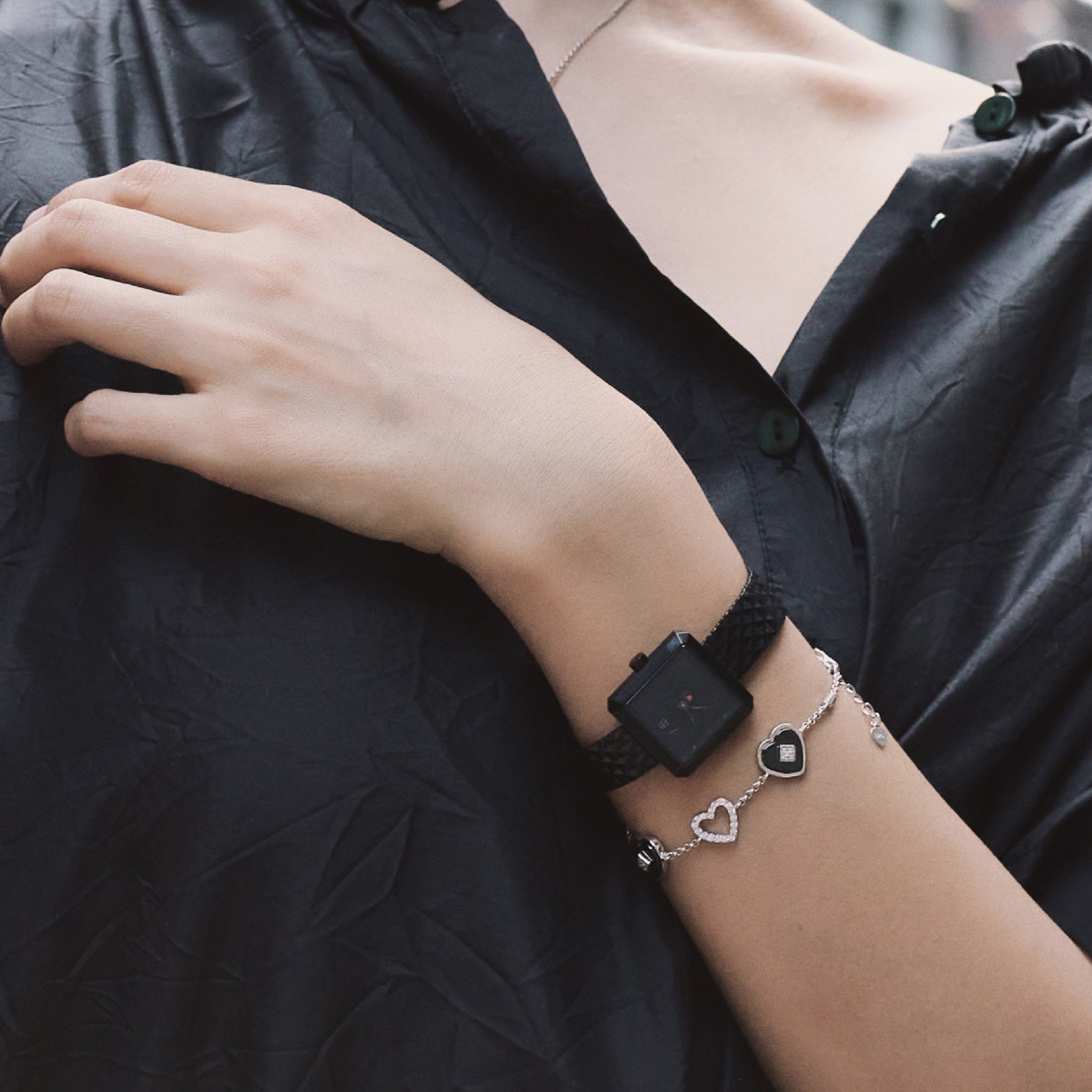 Spider 24mm Black Spider Dial Meshband Watch - 4B1170 - wrist - Black By Blue Brave